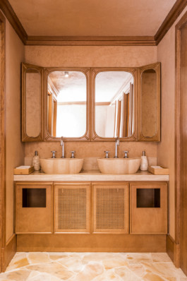  hugo toro gigi restaurant saint tropez ramatuelle paris society