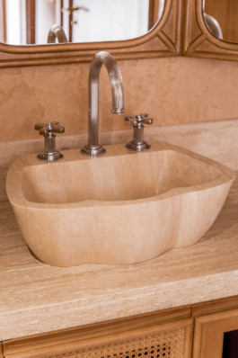  hugo toro gigi restaurant saint tropez ramatuelle paris society